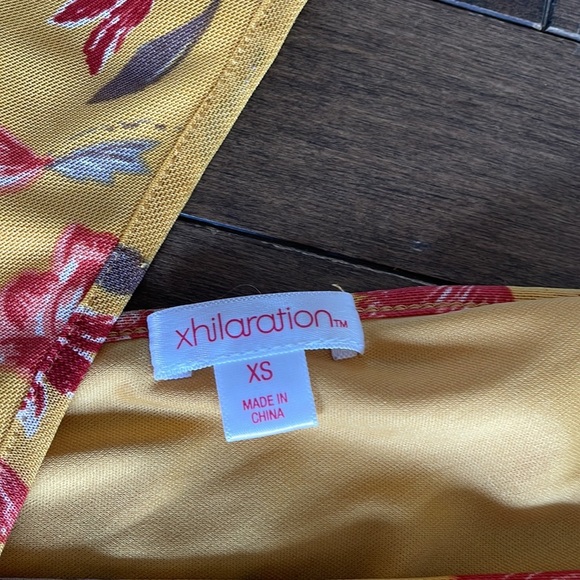 Women’s floral Romper/jumpsuit size XS - Picture 2 of 6